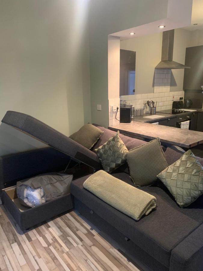 2 Bedroom Cheerful House Close To City Center 贝尔法斯特 外观 照片