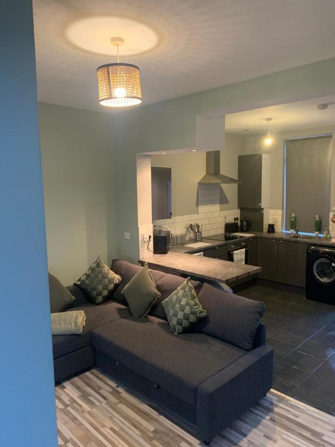 2 Bedroom Cheerful House Close To City Center 贝尔法斯特 外观 照片