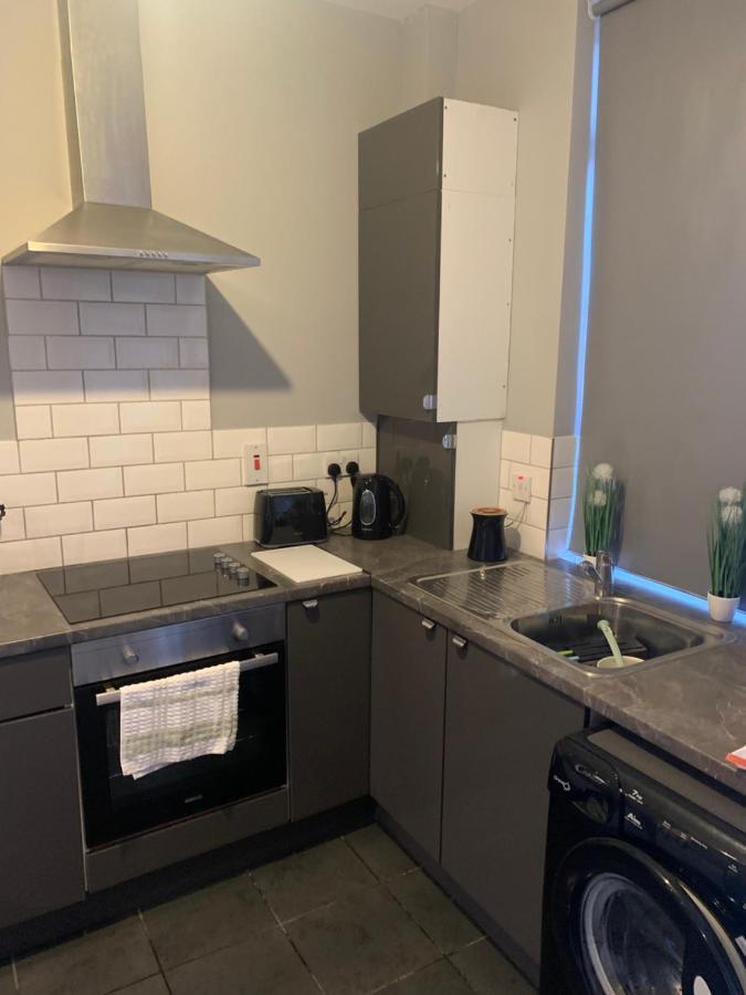 2 Bedroom Cheerful House Close To City Center 贝尔法斯特 外观 照片