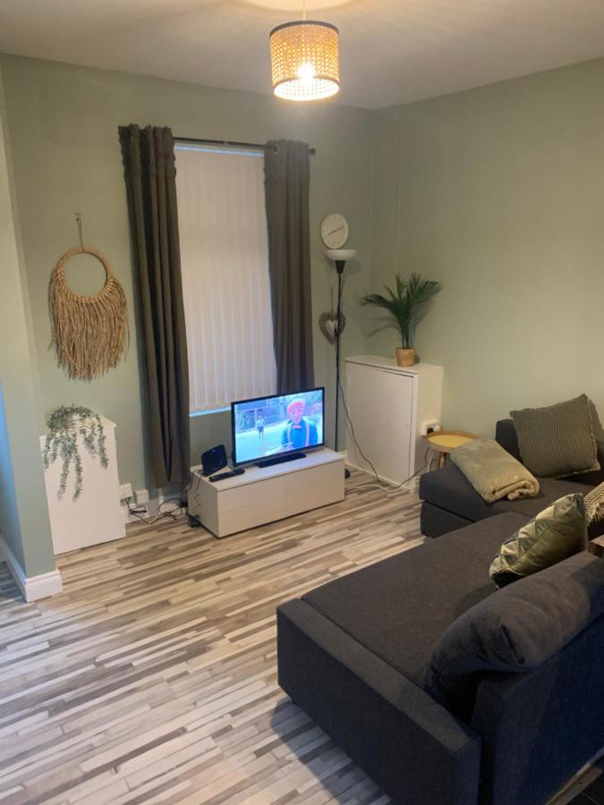 2 Bedroom Cheerful House Close To City Center 贝尔法斯特 外观 照片